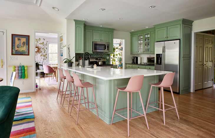 Why I Love Le Creuset's Signature Pitcher | Apartment Therapy